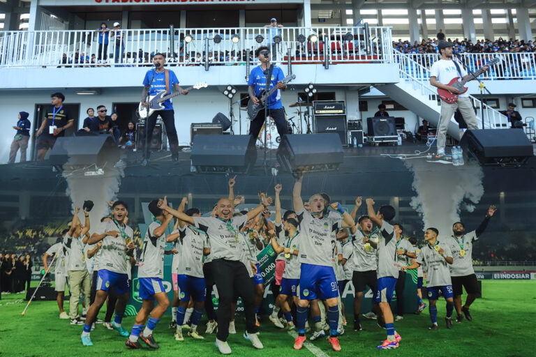 Dibuka dengan “Fortuna” ditutup dengan juara!